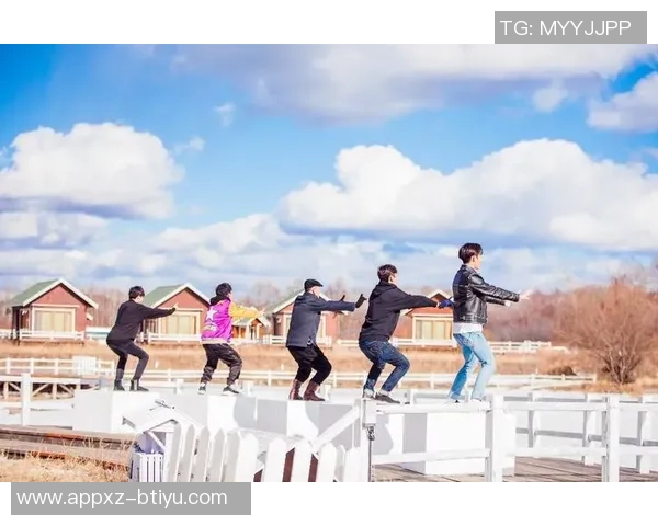 小杨与女友夜宵遭喷引发热议姚明若有自媒体是否也会遭遇同样境遇